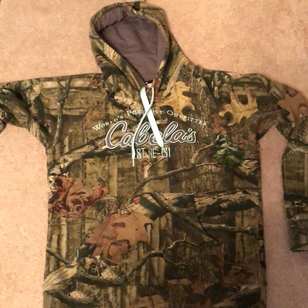 Women’s cabelas camo sweatshirt